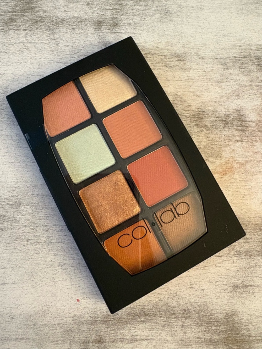 Warm & Peach Eyeshadow Palette — Peach, Copper & Green Shades